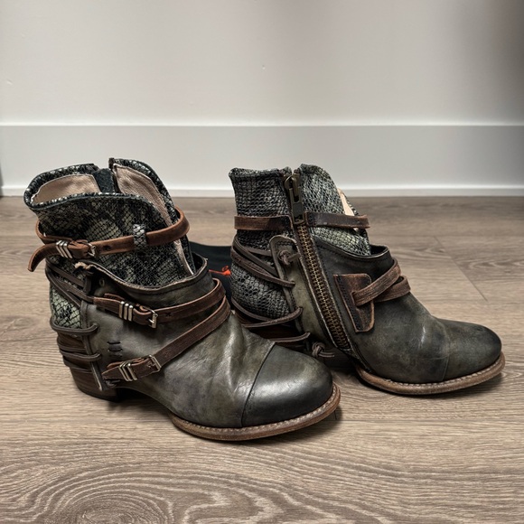 Freebird booties - Picture 1 of 5